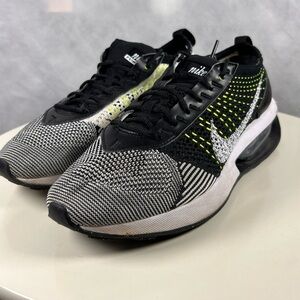 Nike Air Max Flyknit Racer Oreo Shoes Black White Volt Sz 7.5 great condition
